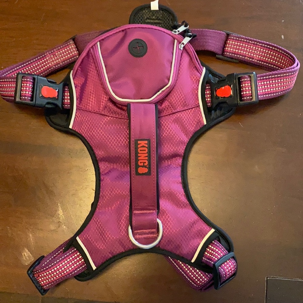 Kong Dog Harness XL. Used 3 times.